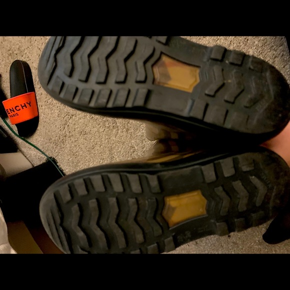 Little Girls Burberry rain boots - Picture 4 of 6